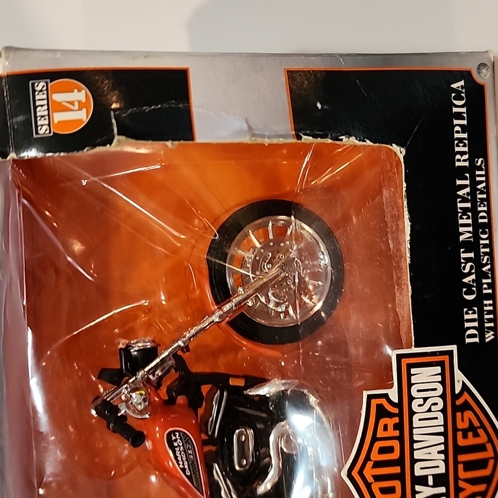 Harley-Davidson Cast Motorcycle Model - Picture 4 of 4